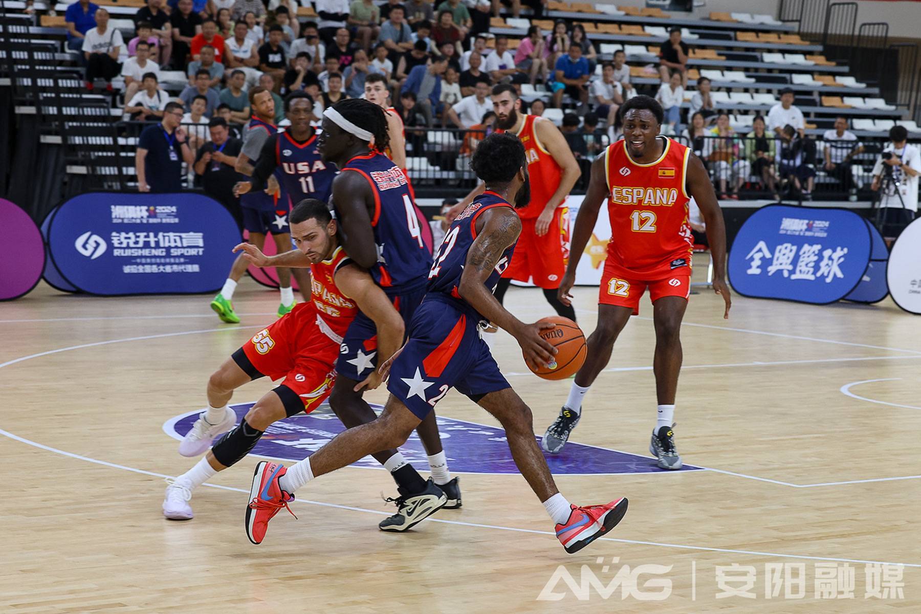 全球各地举办的篮球赛事吸引球迷眼球 全球各地举办的篮球赛事吸引球迷眼球