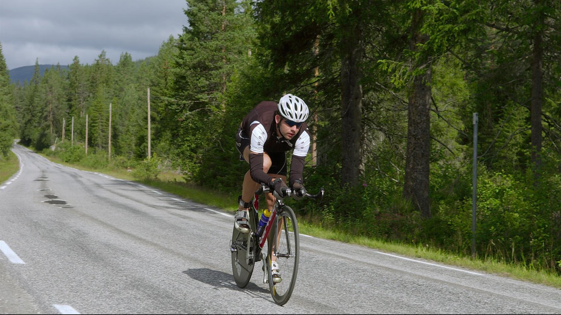 绿茵场上的双面战歌，孙兴慜全程高能输出，马里正面击溃瑞典